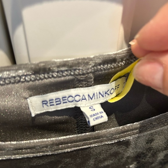 Alana Velvet High/Low Top size S
REBECCA MINKOFF - Picture 5 of 6